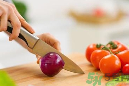 洋蔥能防癌嗎？白洋蔥和紫洋蔥的區(qū)別是什么？