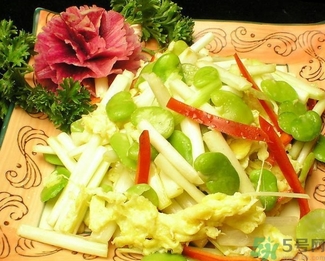 韭黃可以和螃蟹一起吃嗎？韭菜可以和螃蟹一起吃嗎？