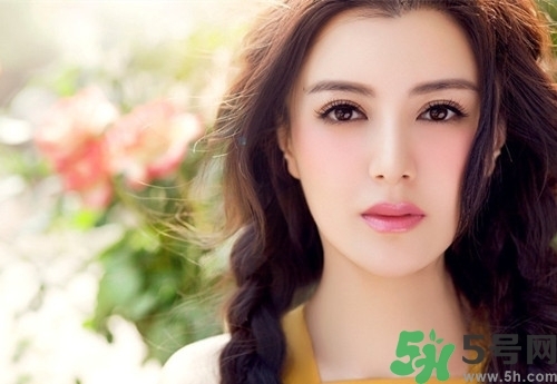 素顏對皮膚好嗎？素顏最美的女明星