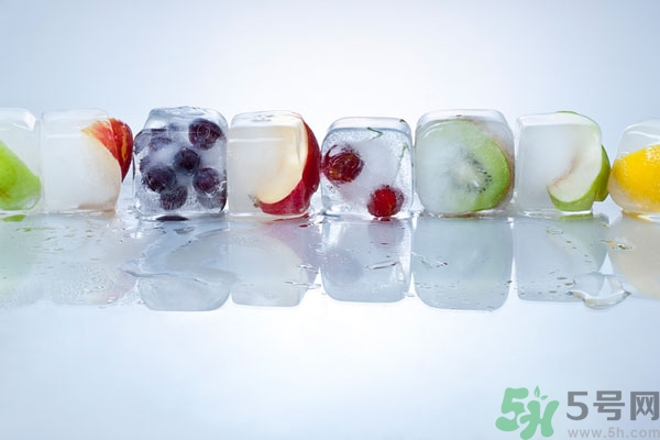 葡萄和蘋果可以一起吃嗎？葡萄和蘋果可以一起榨汁嗎？