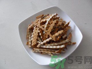 韭黃是怎么長出來的？韭黃是怎么種出來的？