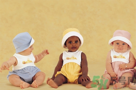 小孩皮膚黑怎么回事？小孩皮膚黑怎么變白？