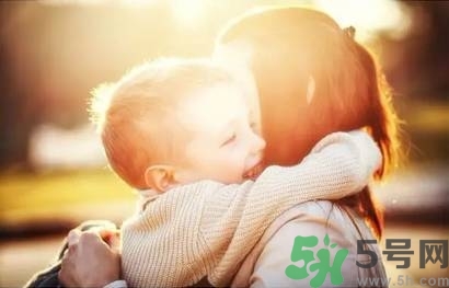 寶寶夜奶什么時候斷開？寶寶夜奶怎么斷