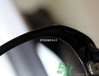 普拉達(dá)太陽鏡真假怎么辨別?prada太陽鏡真假鑒別圖 普拉達(dá)太陽鏡真假怎么辨別?prada太陽鏡真假鑒別圖