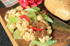 新鮮蓮子怎么炒好吃?新鮮蓮子怎么做菜吃 新鮮蓮子怎么炒好吃?新鮮蓮子怎么做菜吃