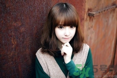 皮膚不白的人染什么顏色的頭發(fā)？頭發(fā)顏色怎么選擇？