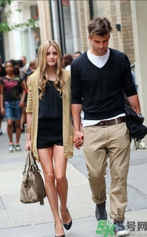 皮膚不白穿紅色好看嗎？皮膚不白的人穿什么顏色好看