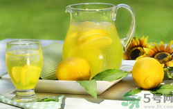 用檸檬水洗臉好嗎？怎么用檸檬水洗臉