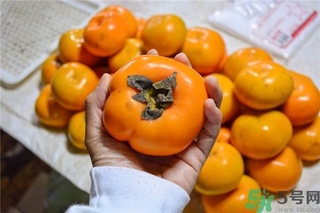 柿子和螃蟹一起吃有毒嗎？柿子不能和什么同食？