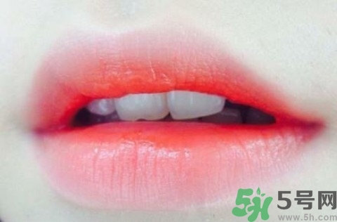 口紅怎么選適合自己的？口紅怎么涂好看？