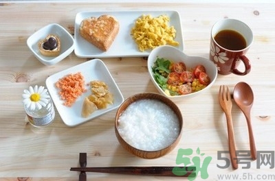 早餐怎么吃才健康？上班族早餐吃什么好？