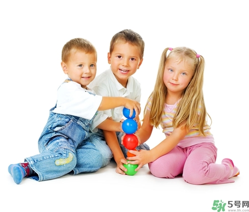 玩具對孩子有哪些益處？玩具對孩子的意義
