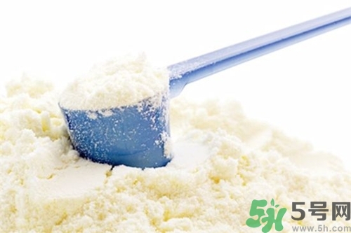 新生兒奶粉怎么選？奶粉哪種好？