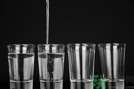 喝燙的水有什么危害?經(jīng)常喝燙的水會怎么樣 喝燙的水有什么危害?經(jīng)常喝燙的水會怎么樣