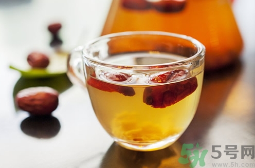 黃芪紅棗茶的營養(yǎng)價值 黃芪紅棗茶的功效與作用 黃芪紅棗茶的營養(yǎng)價值 黃芪紅棗茶的功效與作用