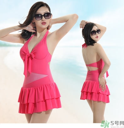 泡溫泉穿什么衣服？泡溫泉穿什么樣的泳衣？