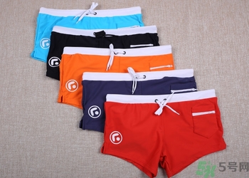 泡溫泉穿什么衣服？泡溫泉穿什么樣的泳衣？