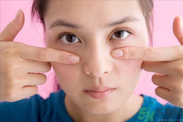 天生腫眼泡怎么消除？天生腫眼泡怎么辦？