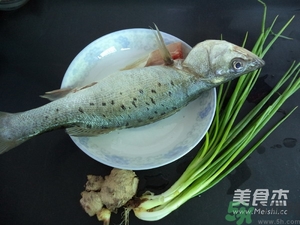 鱸魚蒸多長時(shí)間？鱸魚怎么蒸？