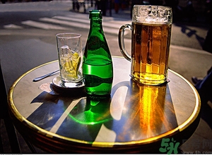 小蘇打能治癌癥嗎？蘇打水可以治癌癥嗎？