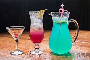 蘇打水可以喝嗎？小蘇打能吃嗎？