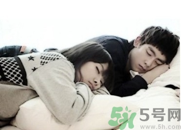 受孕成功后有什么癥狀？早孕試紙一深一淺是懷孕了嗎？