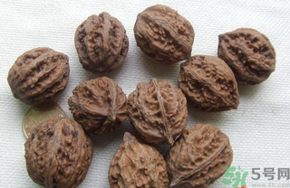 野核桃能吃嗎？野核桃怎么吃？