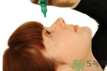 眼睛干澀是什么原因？眼睛干澀用什么眼藥水？