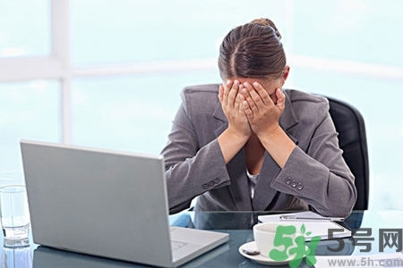 眼睛干澀發(fā)癢怎么回事？眼睛干澀發(fā)癢怎么辦？