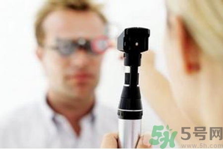 眼睛視力模糊是怎么回事？眼睛視力模糊是怎么辦？