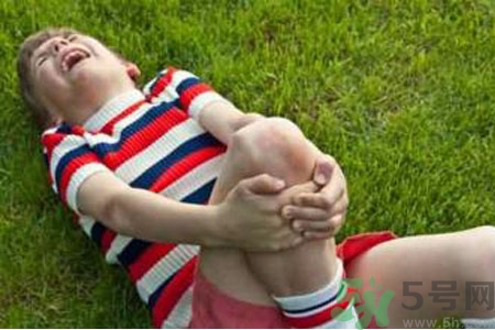 小孩膝蓋疼怎么回事？小孩膝蓋疼怎么辦？