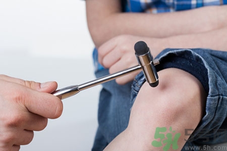 小孩膝蓋疼怎么回事？小孩膝蓋疼怎么辦？