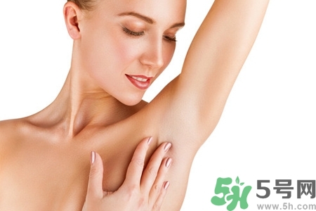 女人腋下不長毛怎么回事？女人腋下不長毛怎么辦？