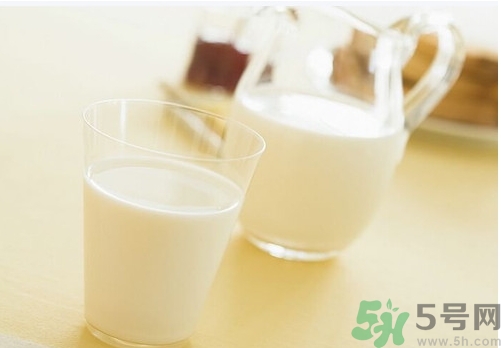 嬰兒奶粉大人能喝嗎？嬰兒奶粉大人喝了會怎樣？