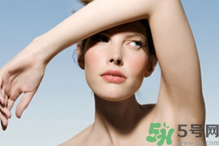 腋毛為什么會變色？腋毛上有白色附著物怎么回事？
