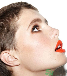 珊瑚色口紅適合什么人？珊瑚色口紅適合什么膚色？