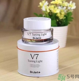 素顏霜和氣墊哪個好？素顏霜和氣墊bb哪個好？