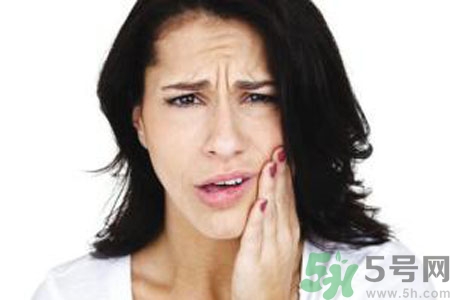 懷孕口腔潰瘍怎么回事？懷孕口腔潰瘍怎么辦？