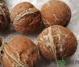 核桃長(zhǎng)毛了還能吃嗎？核桃長(zhǎng)毛了怎么辦？