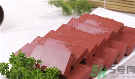 鴨血的營(yíng)養(yǎng)價(jià)值 鴨血的功效與作用