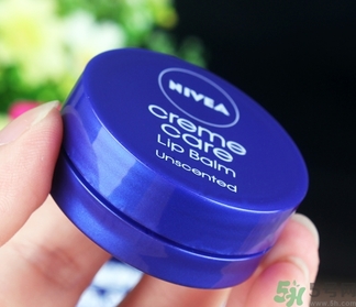 凡士林可以吃嗎？凡士林可以涂嘴唇嗎