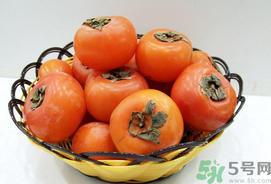 吃完柿子可以喝牛奶嗎？吃完柿子多久可以喝牛奶？