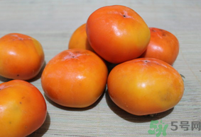 脆柿子皮可以吃嗎？脆柿子要削皮嗎？