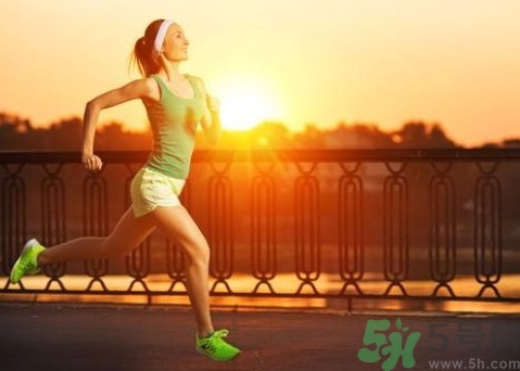 跑步多久可以起到減肥的效果？跑步多快可以減肥？