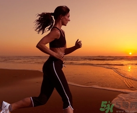 跑步多久可以起到減肥的效果？跑步多快可以減肥？