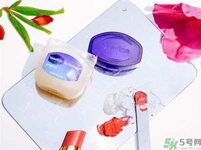 凡士林可以吃嗎？凡士林可以涂嘴唇嗎