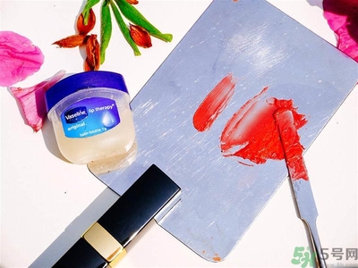 凡士林可以吃嗎？凡士林可以涂嘴唇嗎