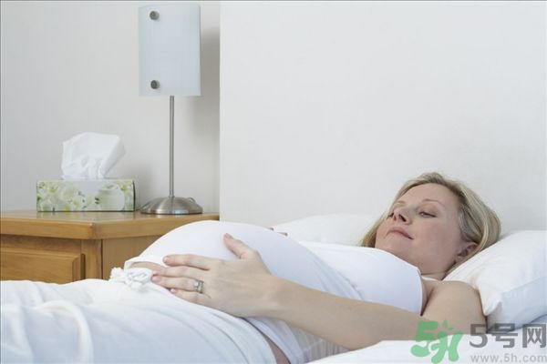 孕初期可以吃碧根果嗎?懷孕初期吃碧根果好嗎 孕初期可以吃碧根果嗎?懷孕初期吃碧根果好嗎