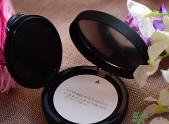 w.lab雪花氣墊黑色款怎么樣？w.lab雪花氣墊黑色和白色區(qū)別？