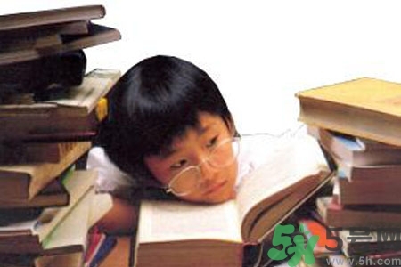 熬夜對青少年有什么影響？熬夜對青少年的危害是什么？